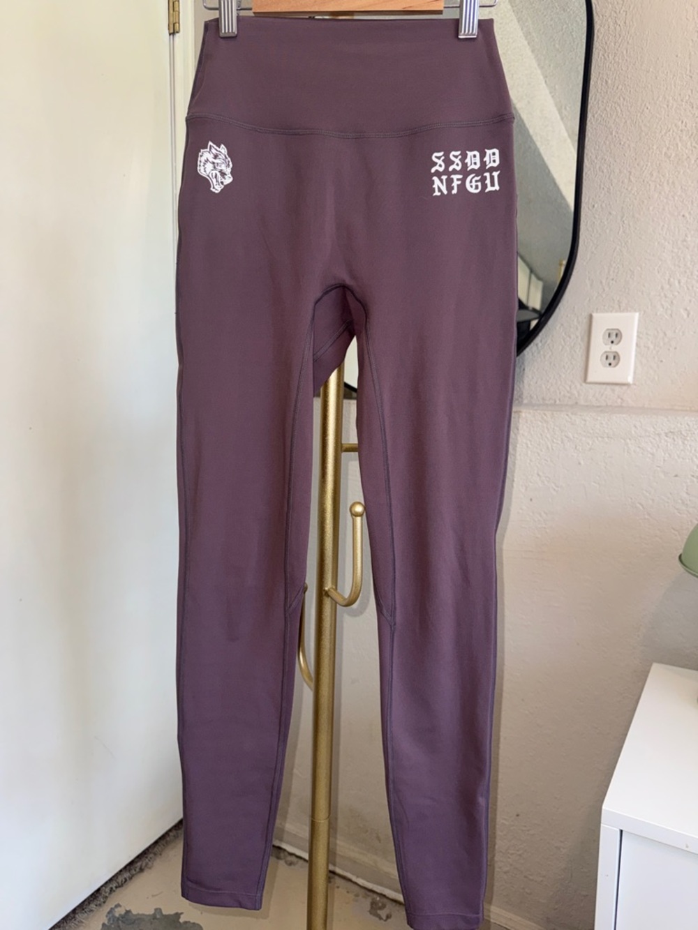 EUC Darc Sport SHE Purple Leggings in Size Small 52 of 500